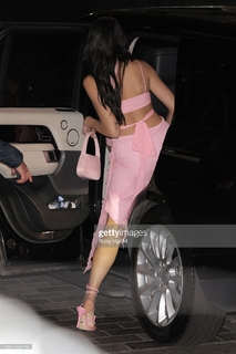 Dua Lipa feet photo thumbnail