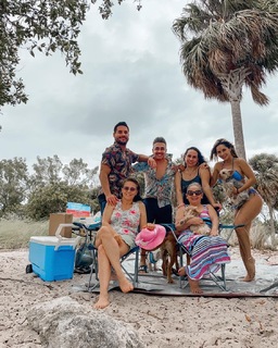 Carmen Villalobos feet photo thumbnail