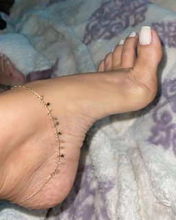 Karin Klemp feet photo thumbnail