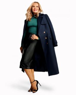 Amanda Holden feet photo thumbnail