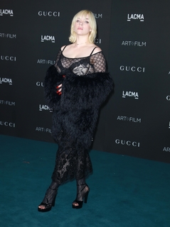 Billie Eilish feet photo thumbnail