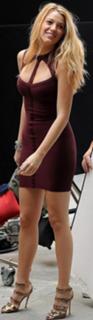 Blake Lively feet photo thumbnail