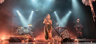 Aurora Aksnes feet photo thumbnail