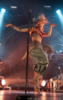 Aurora Aksnes feet photo thumbnail