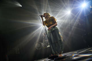 Aurora Aksnes feet photo thumbnail