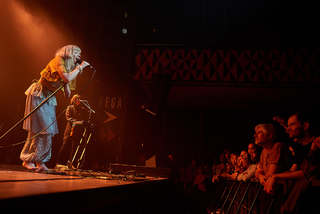 Aurora Aksnes feet photo thumbnail