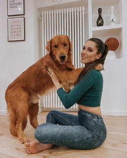 Valentina Vignali feet photo thumbnail