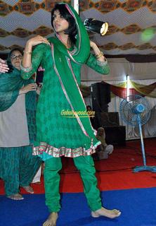 Priyanka Chopra Jonas feet photo thumbnail