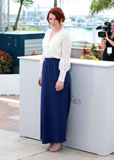 Bryce Dallas Howard feet photo thumbnail
