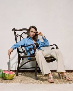 Lily Collins feet photo thumbnail