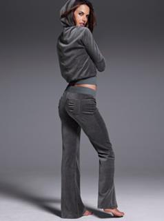Alessandra Ambrosio feet photo thumbnail