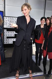 Uma Thurman feet photo thumbnail