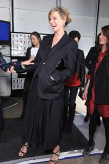 Uma Thurman feet photo thumbnail