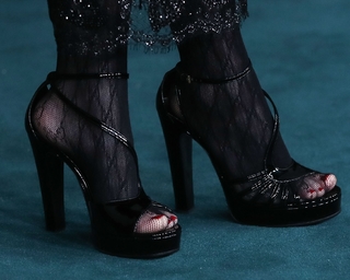 Billie Eilish feet photo thumbnail