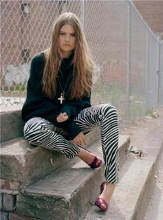 Behati Prinsloo feet photo thumbnail