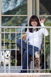 Alyson Hannigan feet photo thumbnail