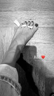 Federica Fontana feet photo thumbnail