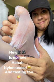 Deedee Rican feet photo thumbnail