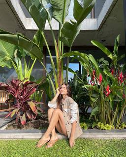 Zaira Nara feet photo thumbnail