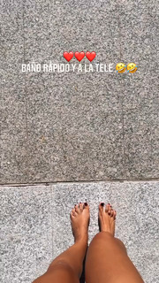 Cristina Pedroche feet photo thumbnail