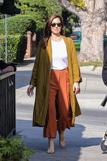 Minka Kelly feet photo thumbnail