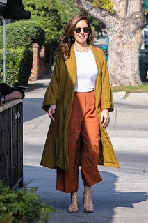 Minka Kelly feet photo thumbnail
