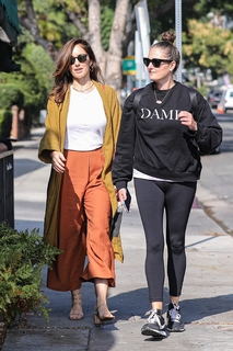 Minka Kelly feet photo thumbnail