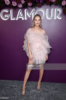 Laura Whitmore feet photo thumbnail