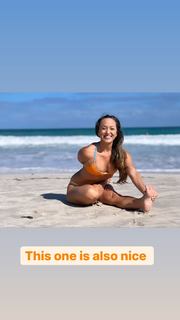 Kino MacGregor feet photo thumbnail