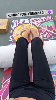 Nicole Neumann feet photo thumbnail