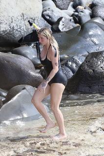 Kesha feet photo thumbnail