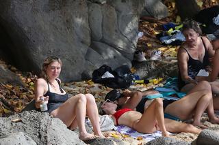 Kesha feet photo thumbnail
