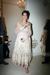 Katrina Kaif feet photo thumbnail