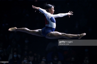 Simone Biles feet photo thumbnail