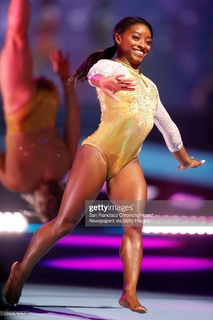 Simone Biles feet photo thumbnail