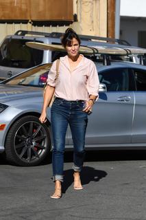 Jennifer Garner feet photo thumbnail