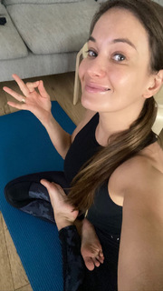 Karolina Kowalkiewicz feet photo thumbnail