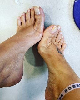 Karin Klemp feet photo thumbnail