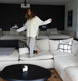 Ashley Tisdale feet photo thumbnail