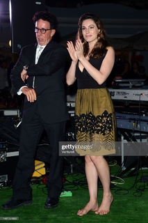 Kelly Brook feet photo thumbnail