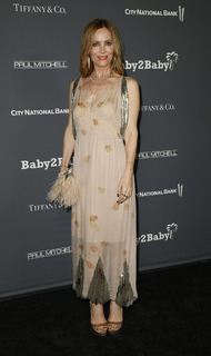 Leslie Mann feet photo thumbnail