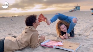 Sofie Dossi feet photo thumbnail