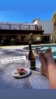 Dania Ramirez feet photo thumbnail