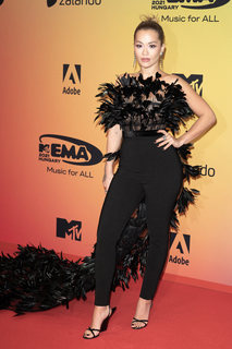 Rita Ora feet photo thumbnail