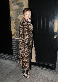 Rita Ora feet photo thumbnail