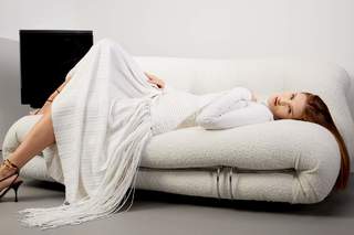 Rosie Huntington-Whiteley feet photo thumbnail