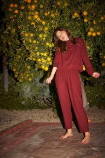 Phoebe Tonkin feet photo thumbnail