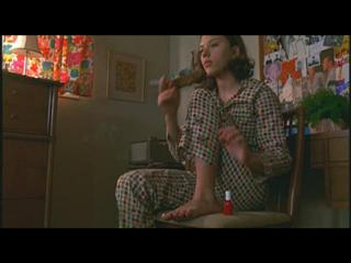 Scarlett Johansson feet photo thumbnail
