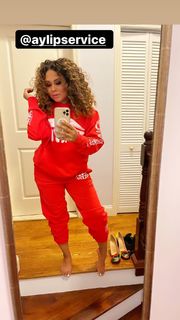 Angela Yee feet photo thumbnail