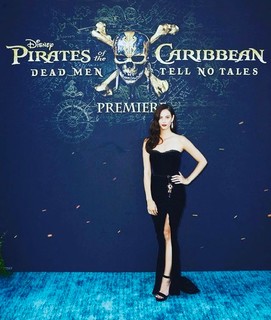 Kaya Scodelario feet photo thumbnail